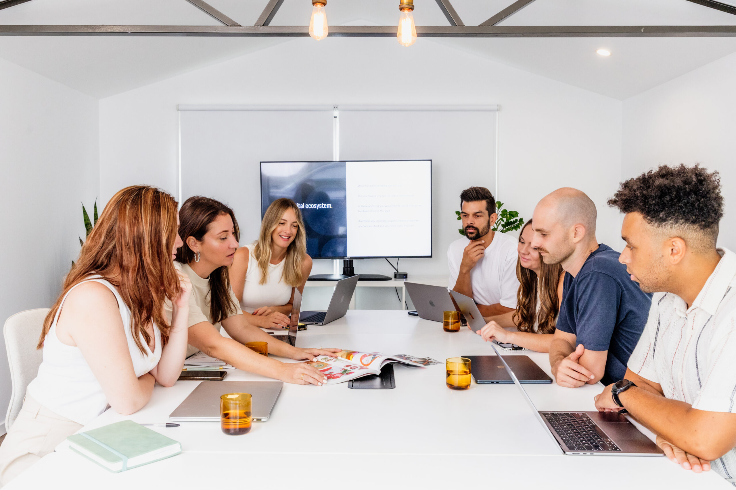 advertising agency gold coast discussing communication strategy